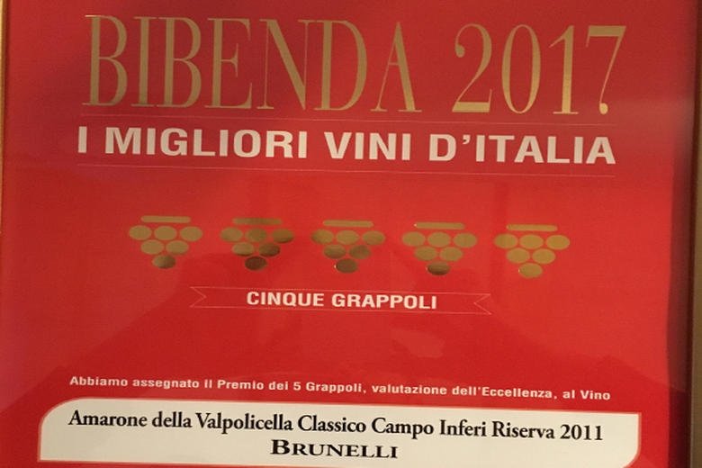 CINQUE GRAPPOLI 2017 AWARDED TO OUR AMARONE RISERVA CAMPO INFERI 2011.