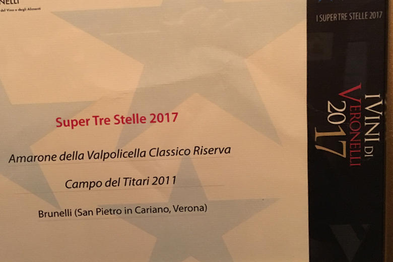 VERONELLI 2017: SUPER TRE STELLE PER IL CAMPO DEL TITARI 2011