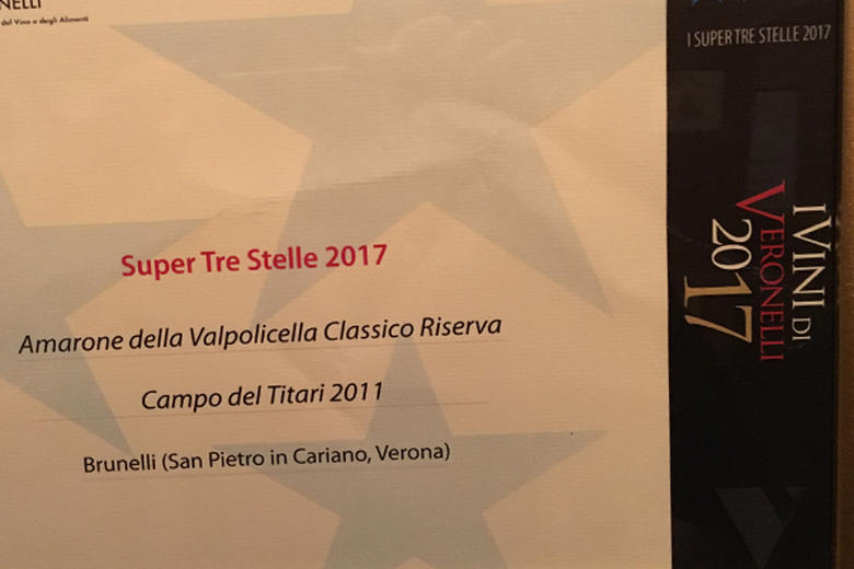 VERONELLI 2017 - SUPER THREE STARS FOR CAMPO DEL TITARI 2011.
